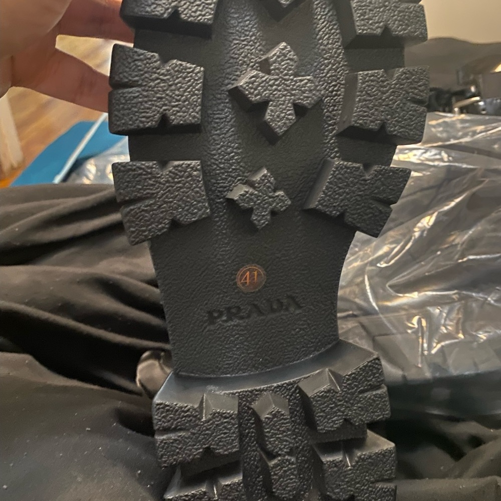 Prada boots - Picture 4 of 4